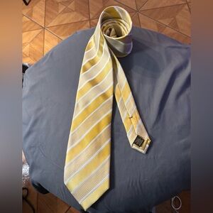 Classic Donald J Trump Yellow Gold snd nibstains White Striped Tie - AUTHENTIC